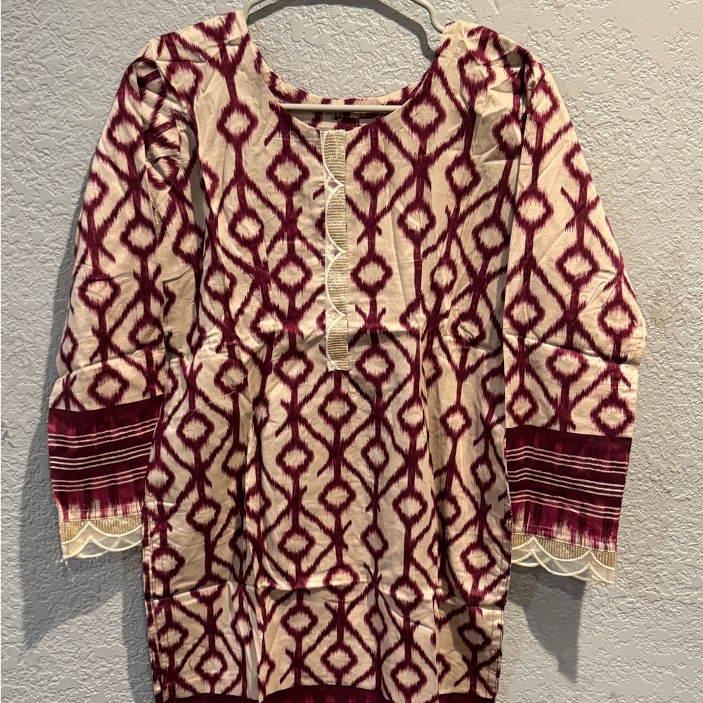 Geometric Patterned Tunic Top